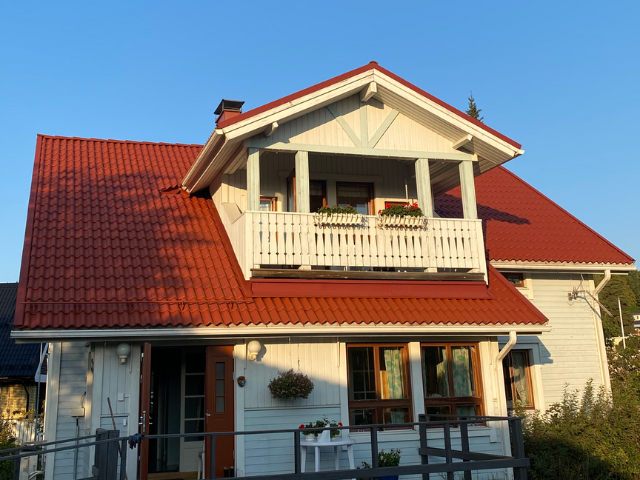 Kattohuolto, katon maalaus, katon pinnoitus, katon puhdistus ja muut kattohuoltopalvelut. Tampereella, Nokialla, Kangasalla, Ylöjärvellä, Lempäälässä, Sastamalassa, Pirkkalassa, Valkeakoskella, Akaassa, Hämeenkyrössä ja muualla Pirkanmaalla.