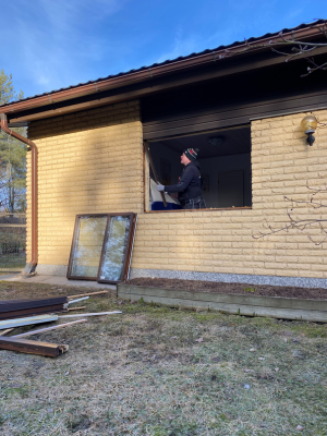 Ikkunaremontti meneillään