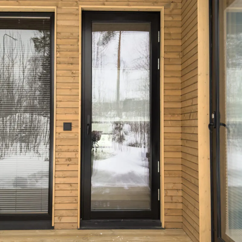 karelia ovien asennus