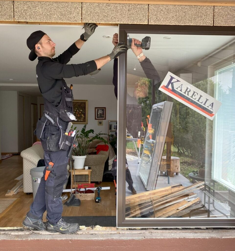 ikkunoiden ja ovien asennus
