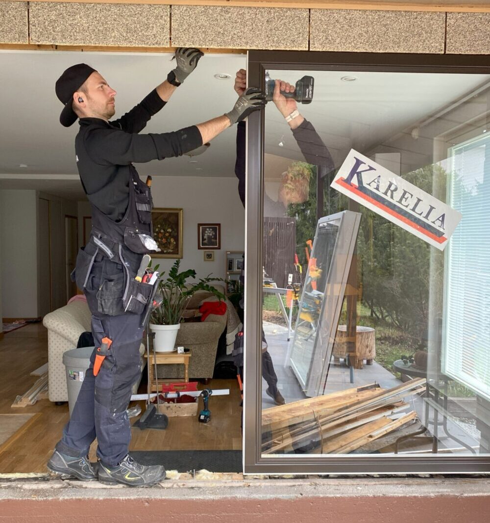 ikkunoiden ja ovien asennus