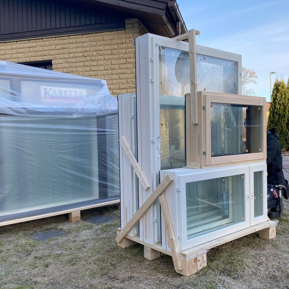 karealia ikkunat pihalla